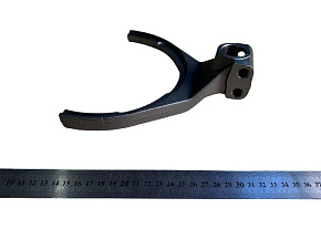 Вилка демультипликатора цилиндра переключения передач