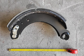 Колодка тормозная в сборе правая (ширина накладки 160 мм) (ТРИБО)