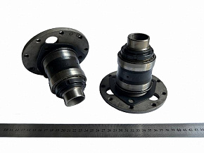 Ось ведомой шестерни привода ТНВД в сборе с подшипником и манжетой ЯМЗ-7511 (MR)