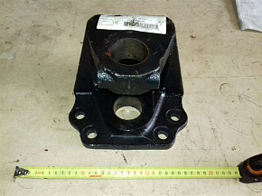 Кронштейн передний задней рессоры (самосвал) (МАЗ)