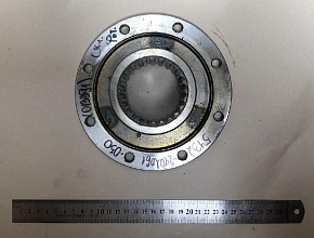 Фланец заднего моста карданного вала (8 отв. М-14 D-65 mm) (мелкий шлиц) (БААЗ)